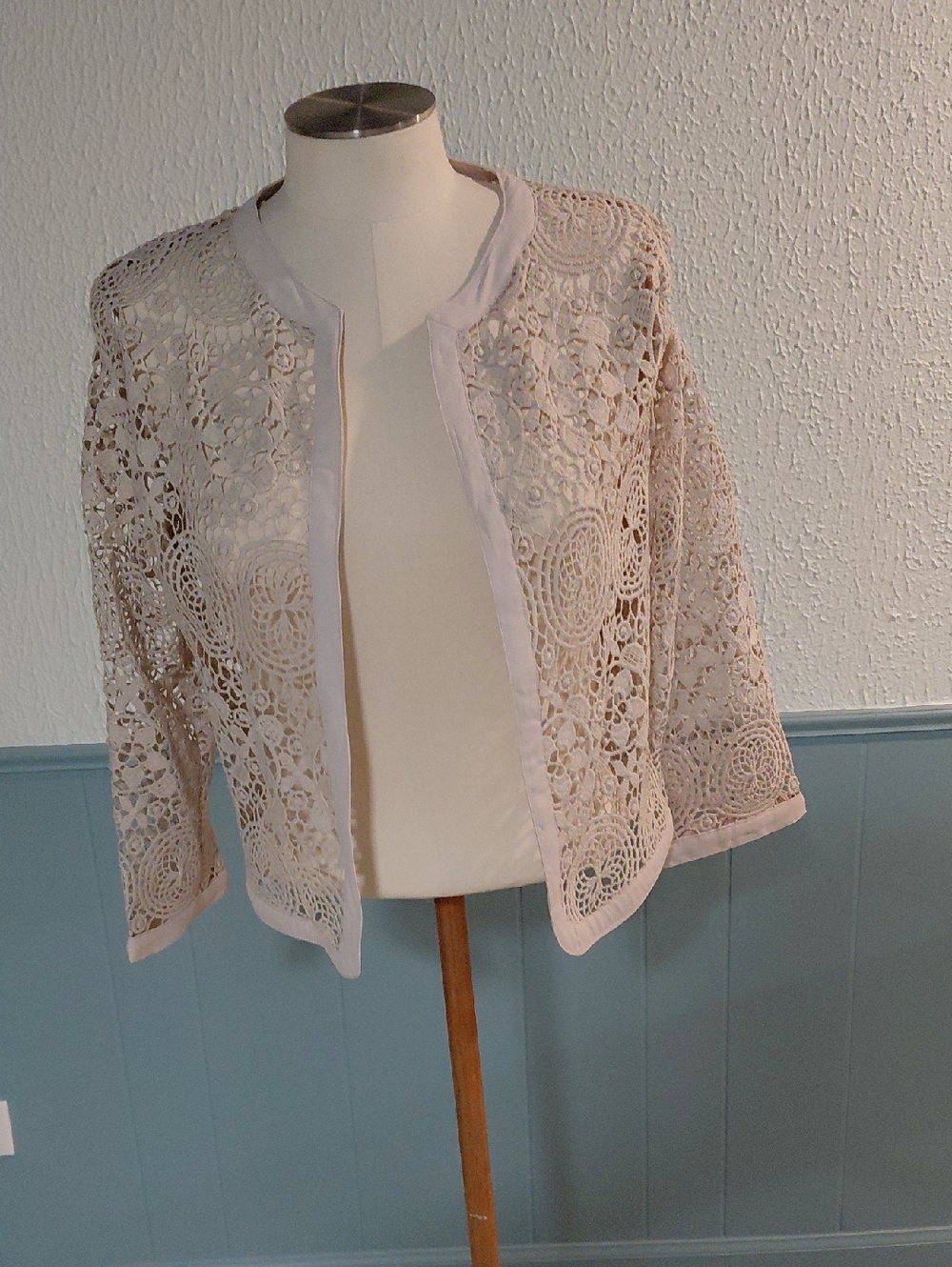 Anne Klein Cream Crochet Lace Open Cardigan